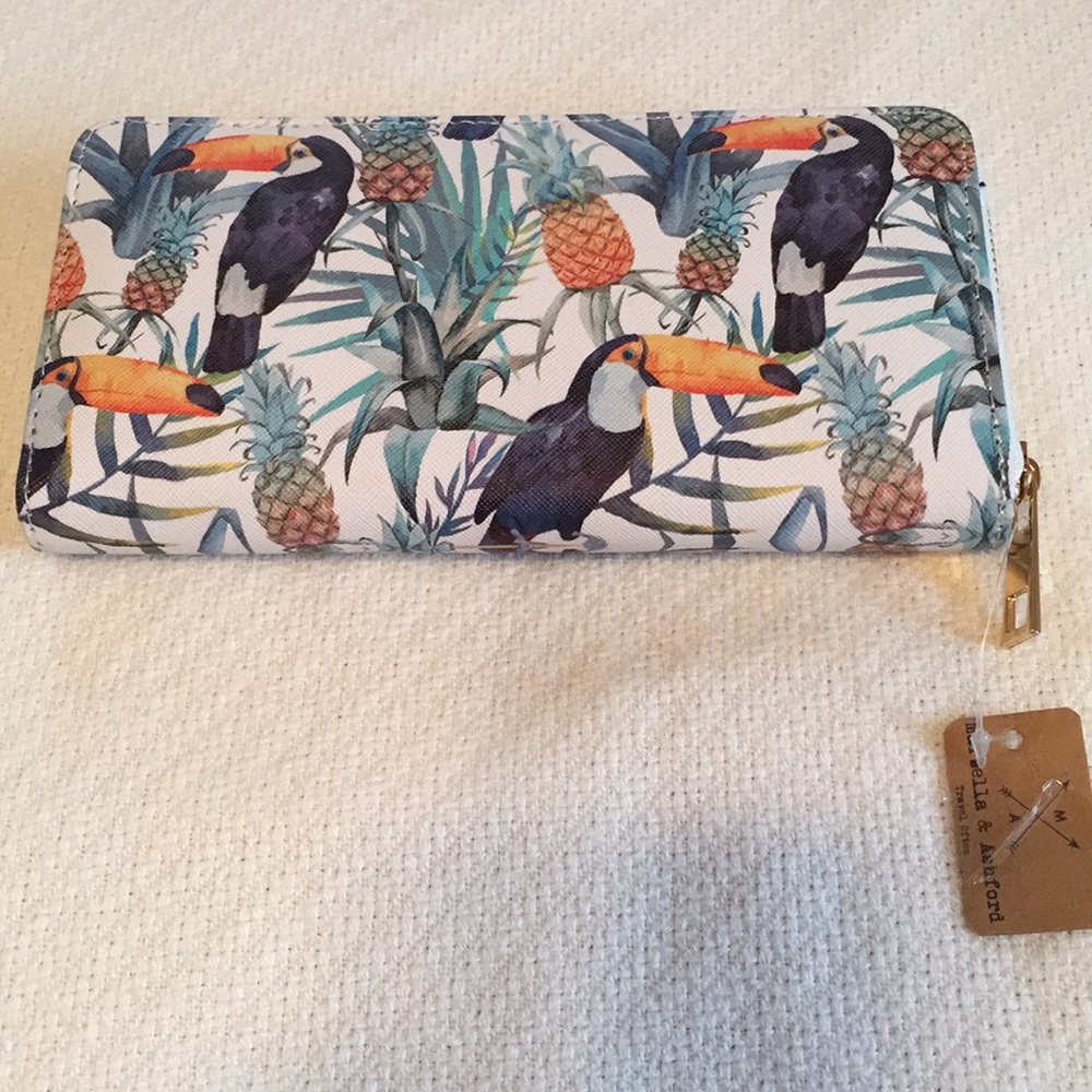 Marbella Ashford. To an flowered wallet🌷🌷👜